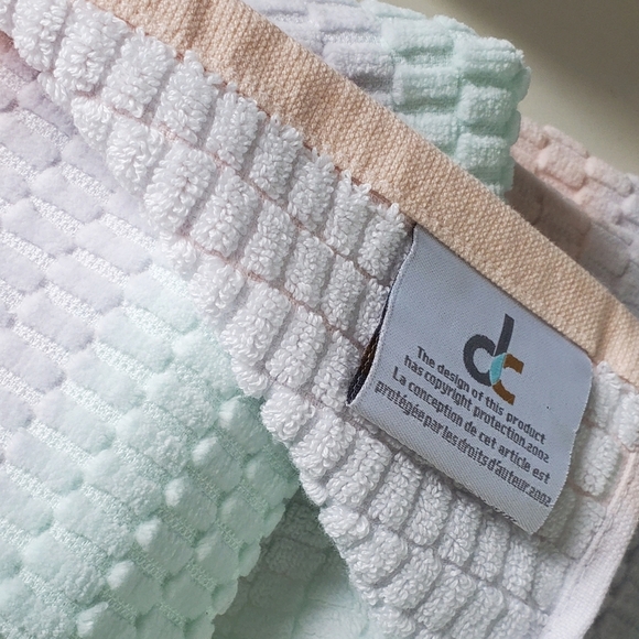 Deborah Connolly Ombrè Pastel/Sherbet Coloerd Hand Towels Set of 4 NWOT - Picture 4 of 5